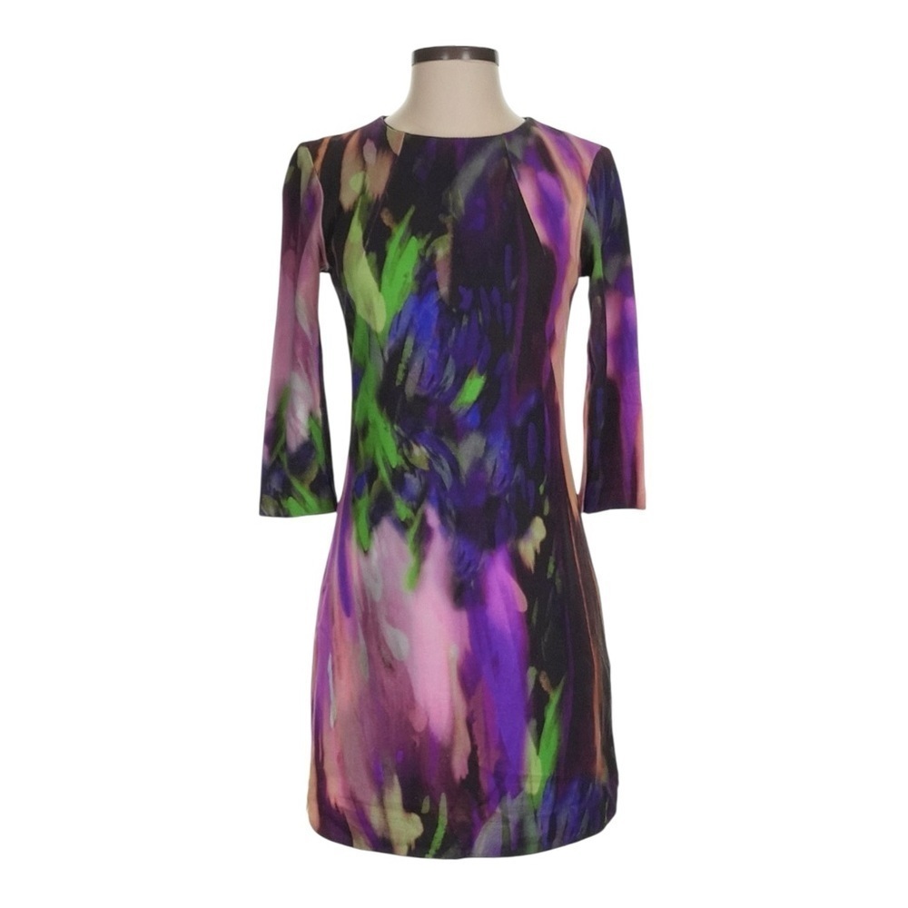 Trina Turk Multicolor Abstract Bodycon Dress
0 3/4 Sleeve Lined Made in USA